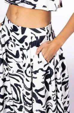 DALI'S MUSE BANDEAU ABSTRACT MAXI SKIRT -AKIRA Shop dalis muse bandeau abstract maxi skirt white black 7 7