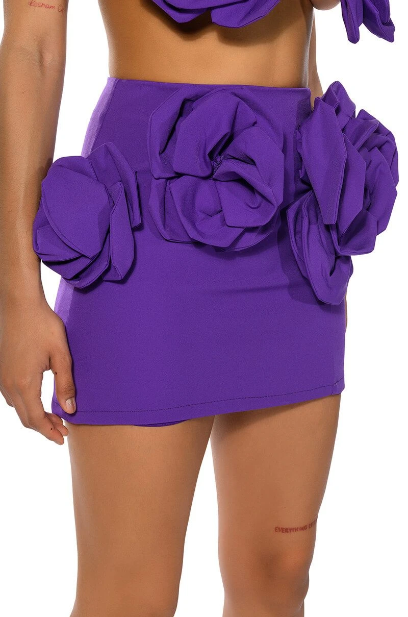 WHAT ITS LIKE FLORAL APPLIQUE MINI SKIRT 5 WHAT ITS LIKE FLORAL APPLIQUE MINI SKIRT - Image 3