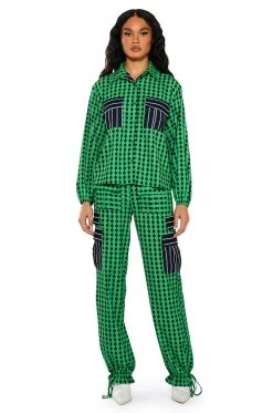 HATTIE CONTRAST BUTTON DOWN BLOUSE -AKIRA Shop hattie contrast button down blouse multi 3 3