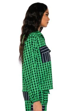 HATTIE CONTRAST BUTTON DOWN BLOUSE -AKIRA Shop hattie contrast button down blouse multi 5 5